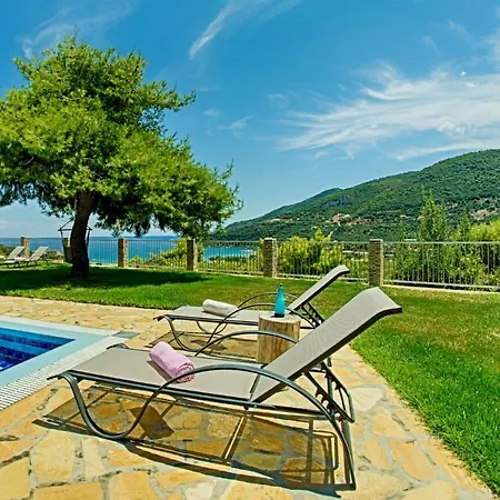 Tireda With Private Swimming Pool Villa *