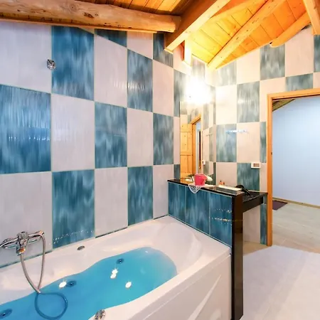 Tireda With Private Swimming Pool * Marathiás