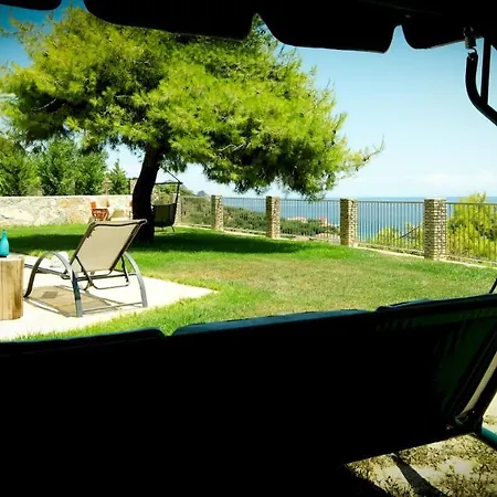 Tireda With Private Swimming Pool Villa