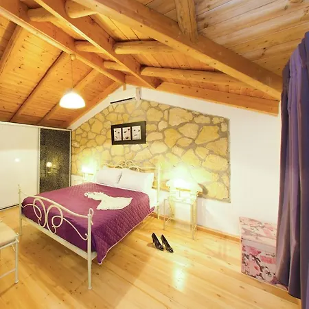 Tireda With Private Swimming Pool Villa *