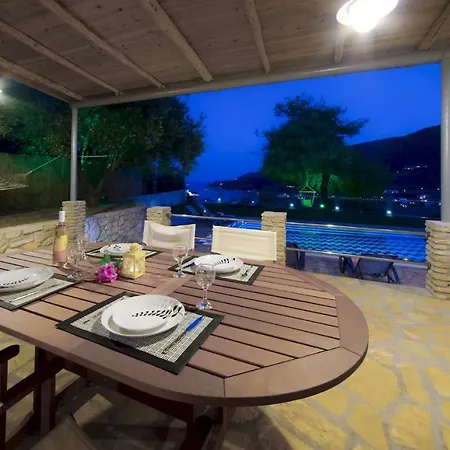 Tireda With Private Swimming Pool * Marathiás